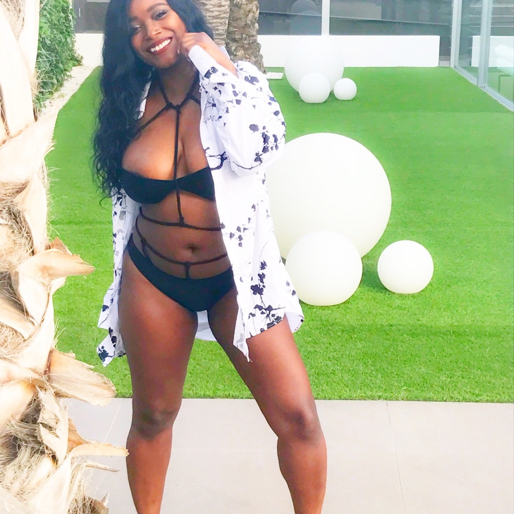 Swimsuit - Picture 3 of 8